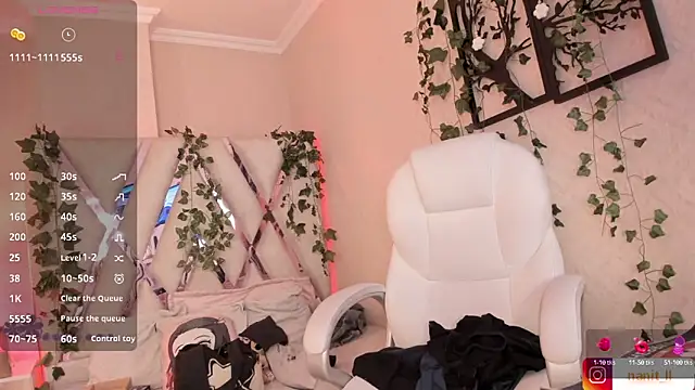 Snapshot of Punkys_ chatting on October 11, 2025, 5:47 pm Punkys online show from October 11, 2025, 5:47 pm