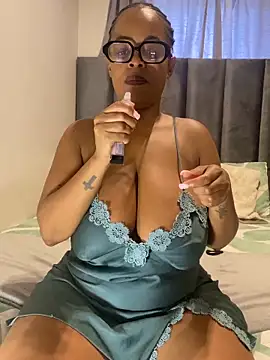Snapshot of Saggy_areola95 chatting on February 10, 2026, 6:45 am Saggy areola95 online show from February 10, 2026, 6:45 am