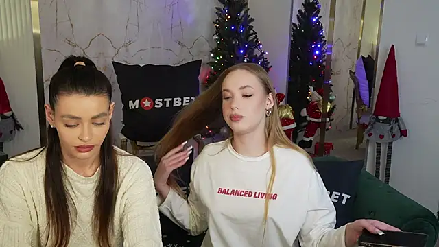 Gabriella054 online show from January 3, 2025, 11:44 pm