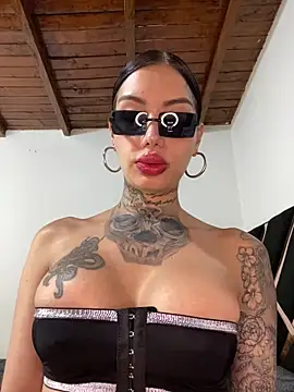 Snapshot of Zaratattoox chatting on March 22, 2026, 8:27 am Zaratattoox online show from March 22, 2026, 8:27 am