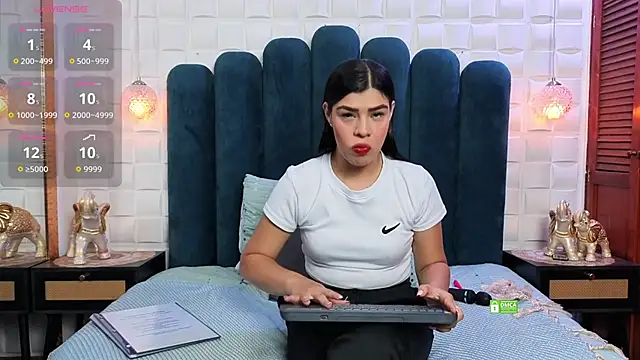 Maguy Mistress online show from April 23, 2026, 12:00 pm