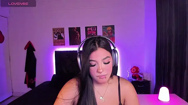 Mariana Hasper  online show from November 7, 2025, 7:02 am