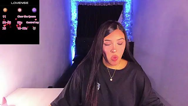 Mariana Hasper  online show from February 6, 2025, 9:06 pm