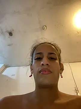 AlexaWarner online show from August 5, 2026, 10:37 pm