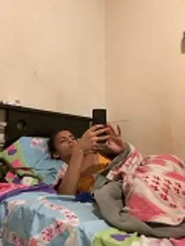 Snapshot of AlexaWarner chatting on February 17, 2026, 10:12 am AlexaWarner online show from February 17, 2026, 10:12 am