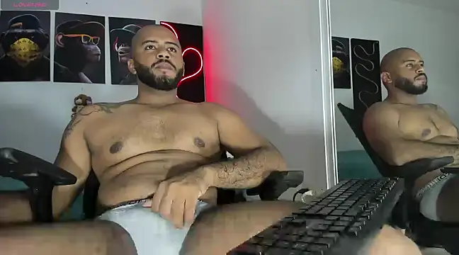 Snapshot of Hardboy_latin chatting on March 23, 2025, 3:43 am Hardboy latin online show from March 23, 2025, 3:43 am