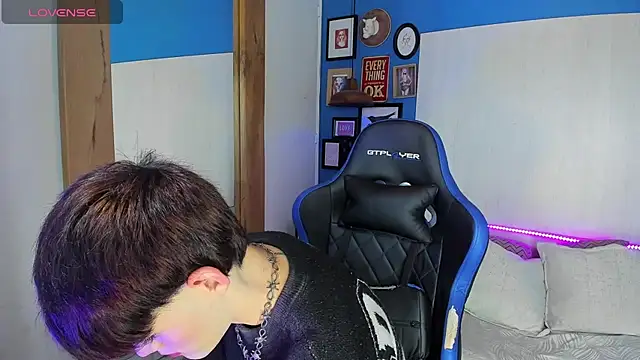 VladHellsing4 online show from March 21, 2025, 1:56 pm