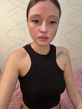 Kimsweet7 online show from November 13, 2025, 6:01 pm