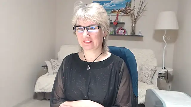 FleurMays online show from February 12, 2026, 4:01 am