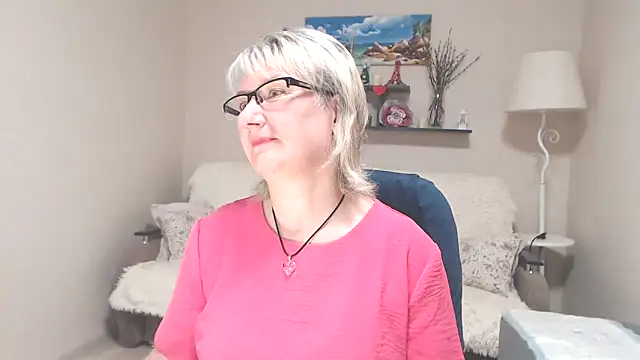 Snapshot of FleurMays chatting on June 14, 2026, 6:14 am FleurMays online show from June 14, 2026, 6:14 am