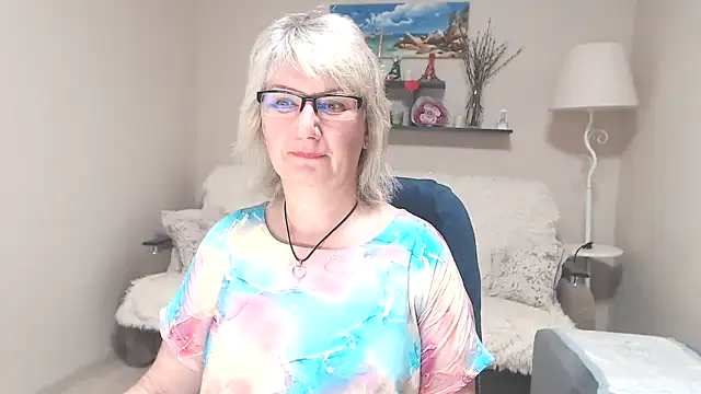 Snapshot of FleurMays chatting on June 11, 2026, 4:09 am FleurMays online show from June 11, 2026, 4:09 am