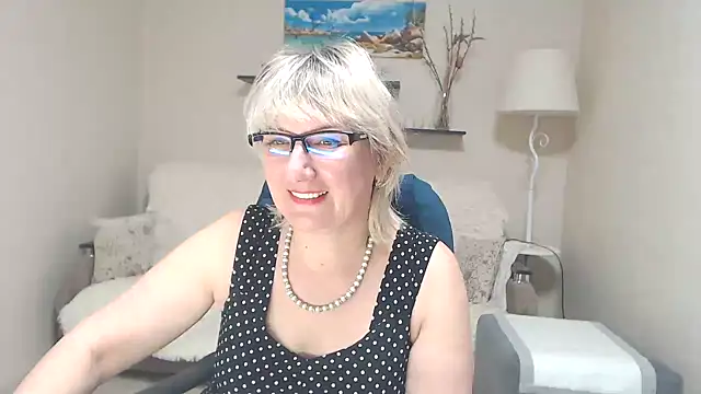 FleurMays online show from March 9, 2025, 7:01 am