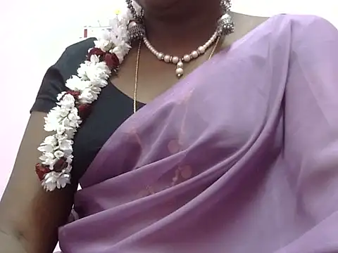 Hot akshara online show from January 5, 2026, 5:27 pm