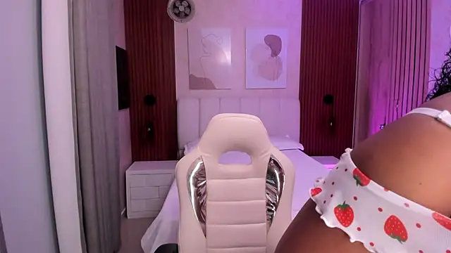 Leah Sweetie online show from September 23, 2025, 10:00 am