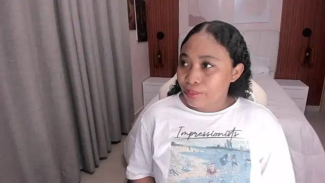 Leah Sweetie online show from November 10, 2025, 10:09 am