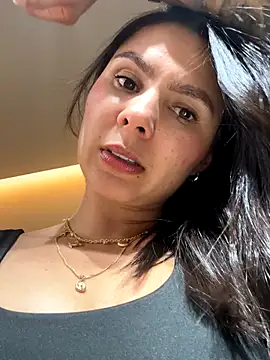 SofiaG  online show from December 3, 2025, 9:36 pm