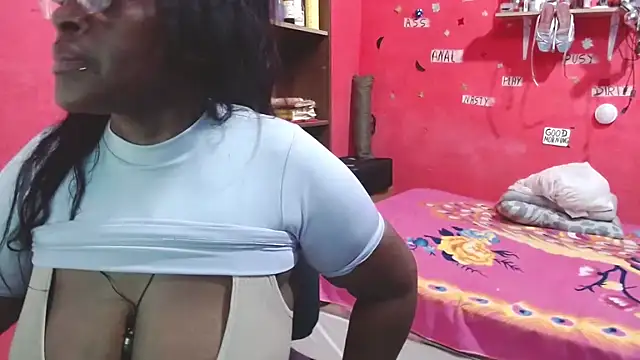 loretybig online show from October 1, 2025, 5:17 pm