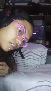 Lunita 5 online show from October 18, 2025, 10:23 pm