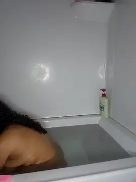 Snapshot of cinnaminnie chatting on February 22, 2026, 4:30 pm cinnaminnie online show from February 22, 2026, 4:30 pm