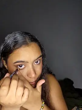 Snapshot of cinnaminnie chatting on March 19, 2026, 1:38 am cinnaminnie online show from March 19, 2026, 1:38 am