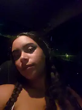 cinnaminnie online show from March 1, 2025, 1:43 am