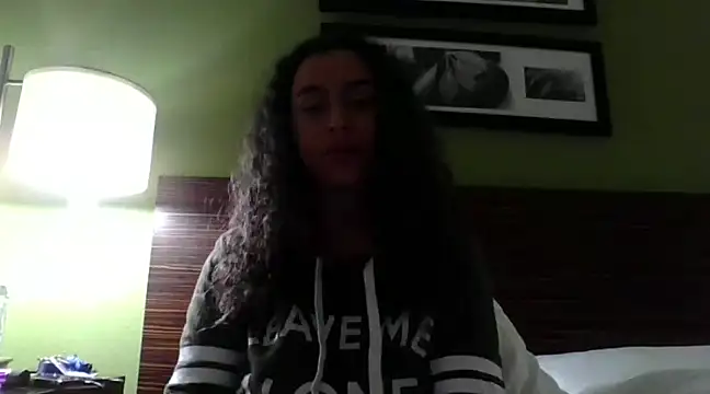 cinnaminnie online show from January 12, 2025, 8:25 am