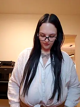 Jujuicy 97 online show from May 19, 2026, 9:33 pm