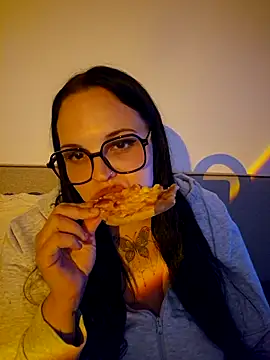 Jujuicy 97 online show from June 7, 2026, 8:36 pm