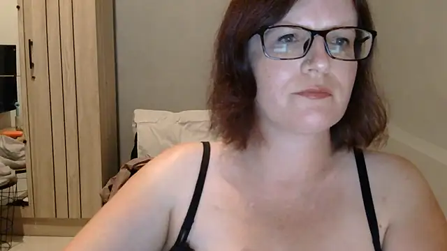 CrimsonMistress online show from October 15, 2025, 11:24 pm