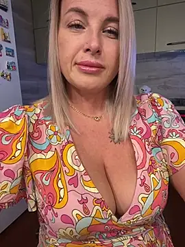 Snapshot of Cute_Hot_Alice chatting on July 12, 2026, 8:09 pm Cute Hot Alice online show from July 12, 2026, 8:09 pm