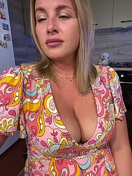 Snapshot of Cute_Hot_Alice chatting on June 30, 2026, 9:15 pm Cute Hot Alice online show from June 30, 2026, 9:15 pm