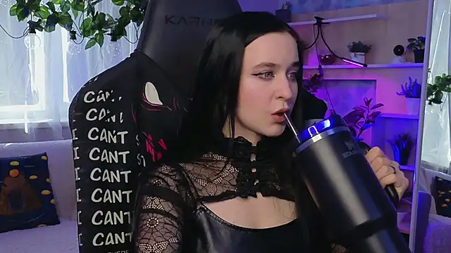 KiraLiLime online show from March 22, 2025, 12:14 pm