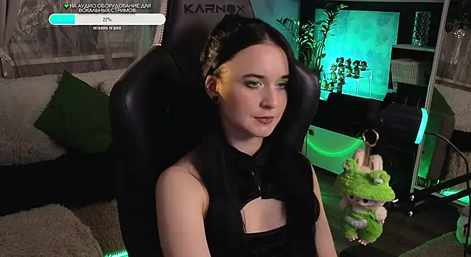 KiraLiLime online show from October 9, 2025, 9:04 pm