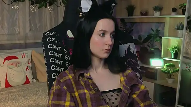 KiraLiLime online show from March 14, 2025, 10:05 pm