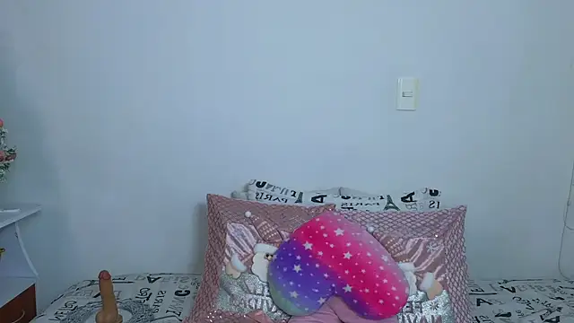 Lorenne Miller online show from December 5, 2024, 3:20 am