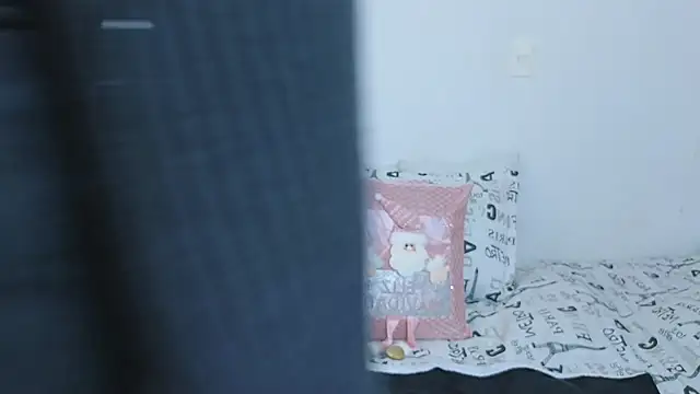 Lorenne Miller online show from December 6, 2024, 2:18 am