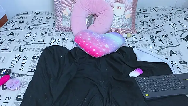 Lorenne Miller online show from December 7, 2024, 2:14 am