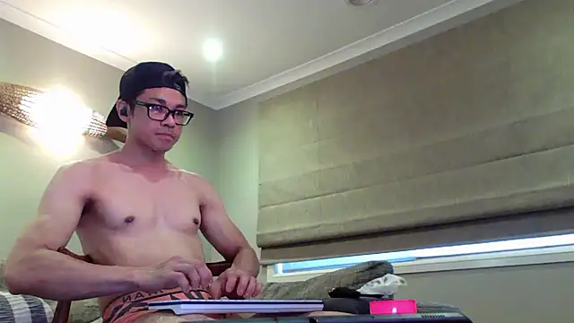 Snapshot of Surfbod chatting on January 21, 2025, 4:32 am Surfbod online show from January 21, 2025, 4:32 am