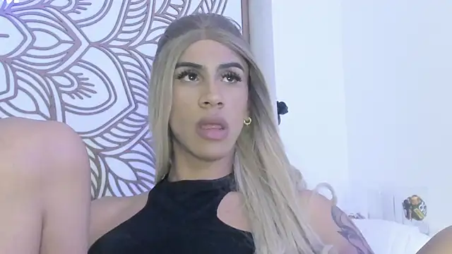 PersefoneWoods1 online show from September 26, 2025, 5:25 am