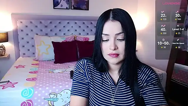 sarascottt online show from March 7, 2025, 1:51 pm