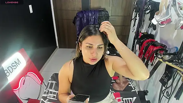 violet bdsmx online show from October 12, 2025, 9:38 pm