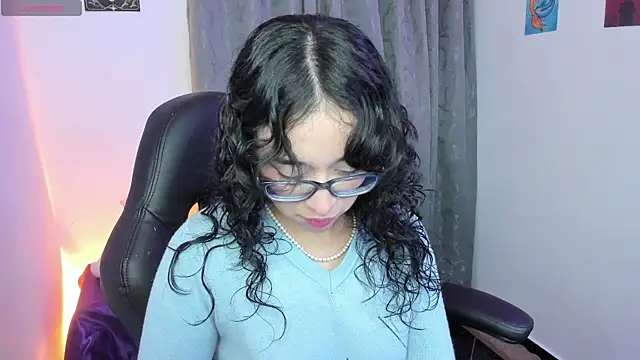 Snapshot of indra_cam chatting on June 11, 2026, 5:37 am indra cam online show from June 11, 2026, 5:37 am