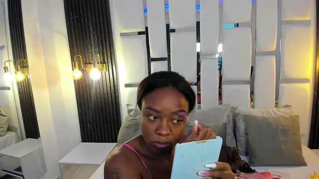 mia schwarz online show from October 8, 2025, 10:10 pm