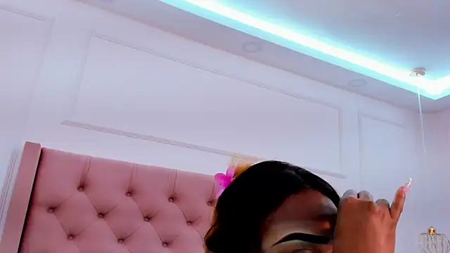 mia schwarz online show from September 17, 2025, 9:39 pm