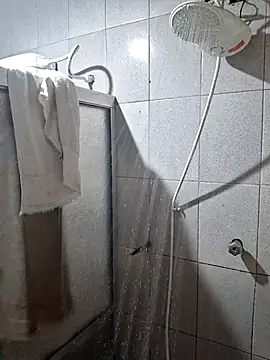 Sweet-diamondxxx online show from December 5, 2025, 5:44 pm