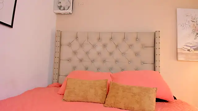 vanesasexyhot21 online show from May 1, 2026, 2:05 am