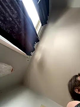 kikiwonderbar online show from December 4, 2025, 3:11 pm