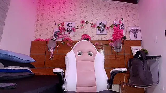 aisha sh online show from September 11, 2025, 11:54 am