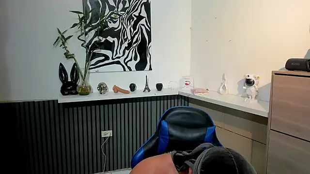 Daemon21 online show from December 3, 2025, 9:58 pm