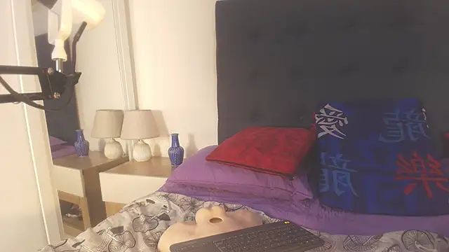 Evelonga 707 online show from February 13, 2026, 7:14 pm